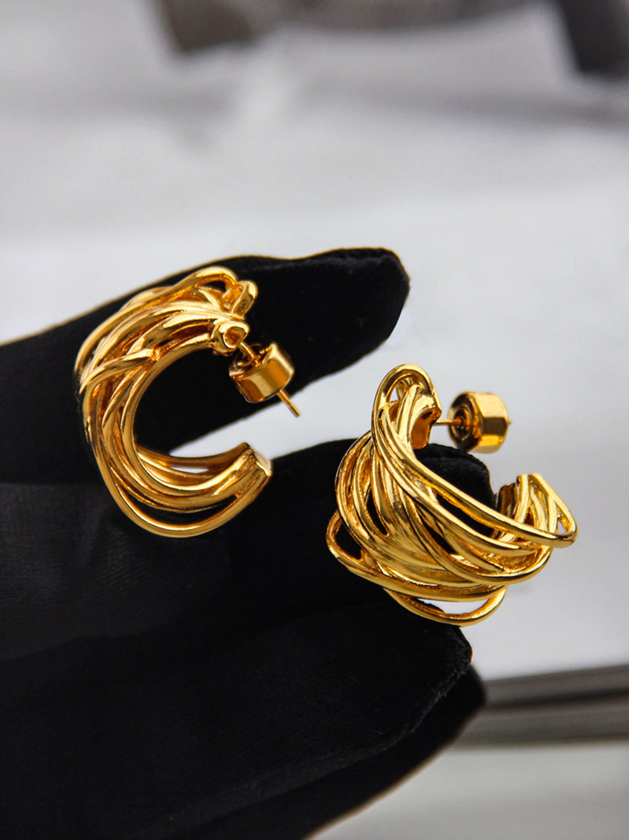 Gold Geometric Line Wires Hoop Earrings