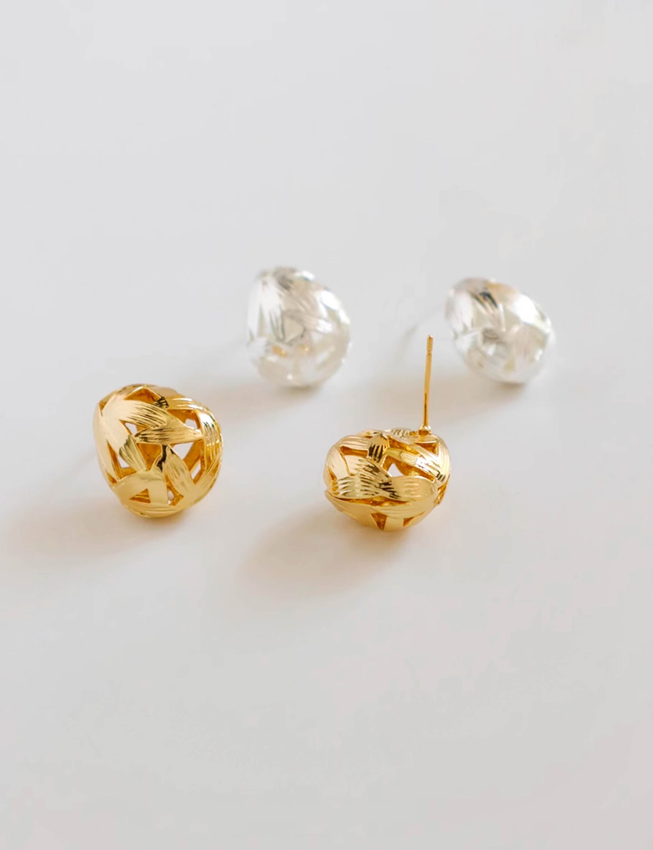 Gold/ Silver Oval Cut-out Stud Earrings