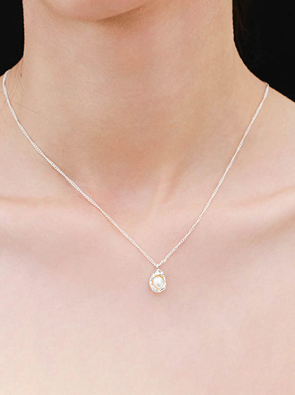 Gold/ Silver White Natural Pearl Oval Pendant Necklace