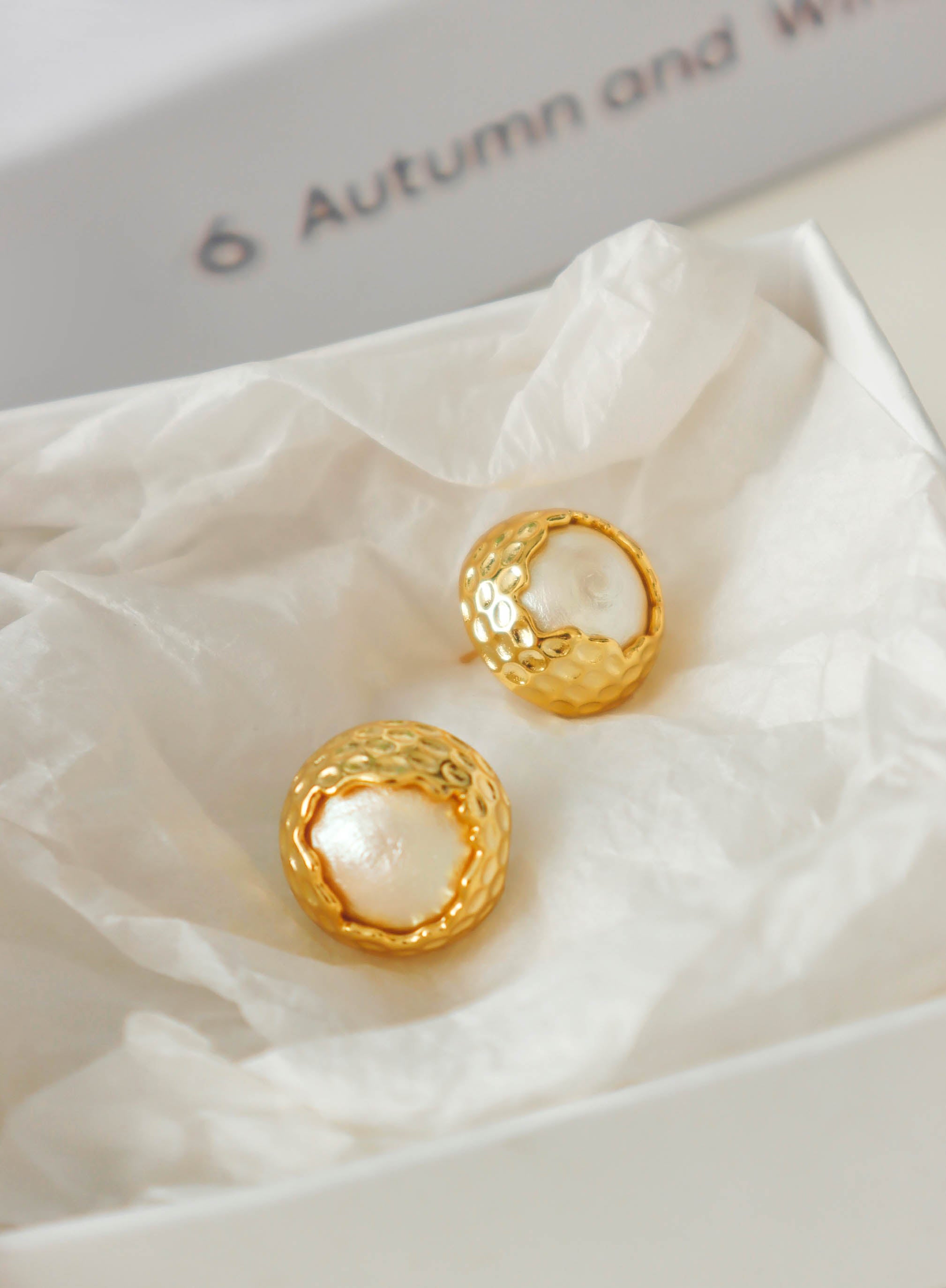 Gold Retro Faux Pearl Stud Earrings,