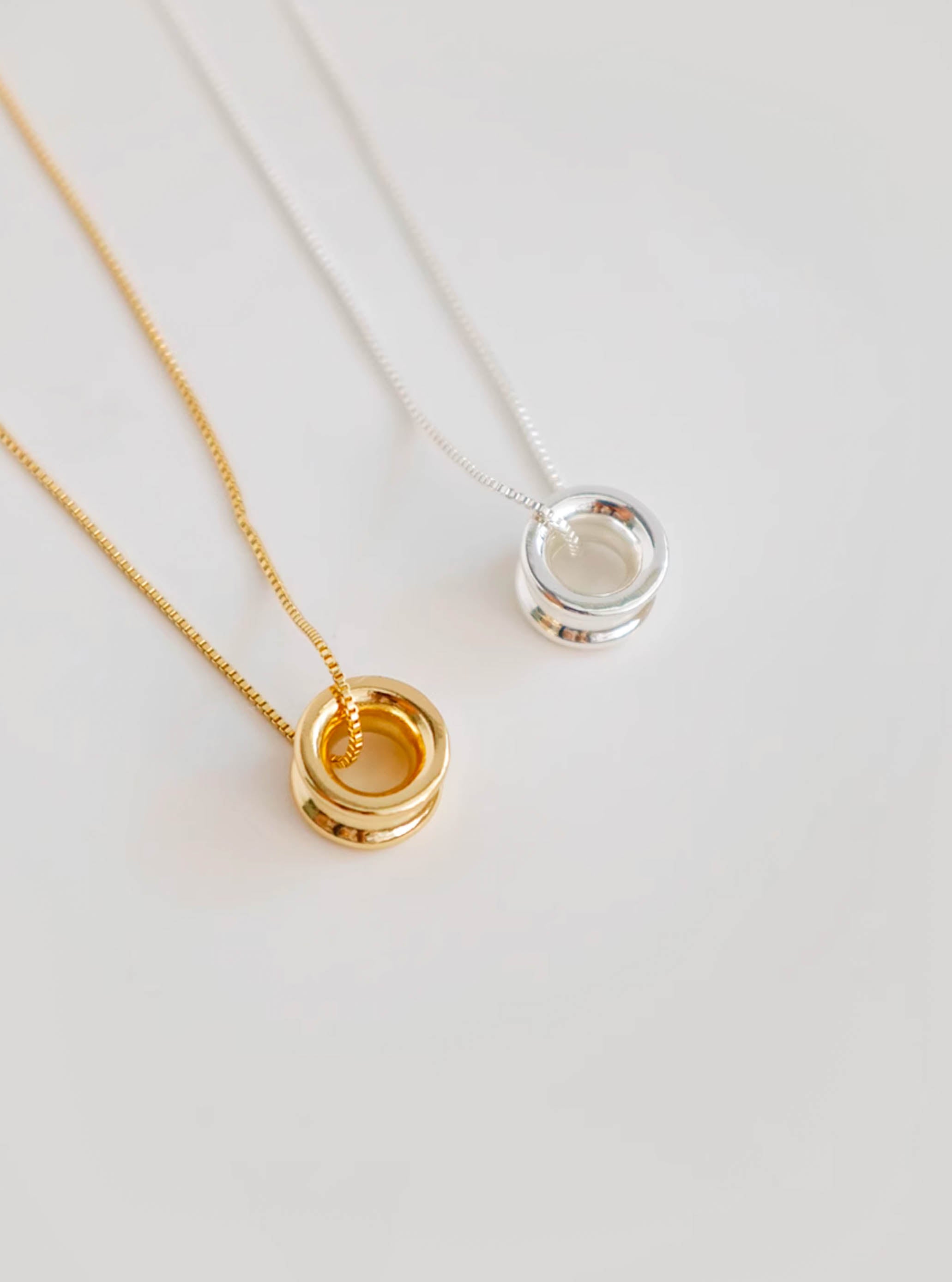 Gold Circle Ring Pendant Chain Necklace