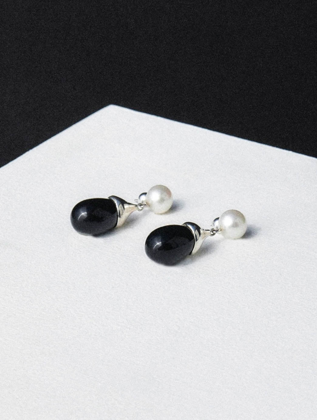 Silver Teardrop Faux Pearl Drop Earrings with Artificial Black Agate Stones