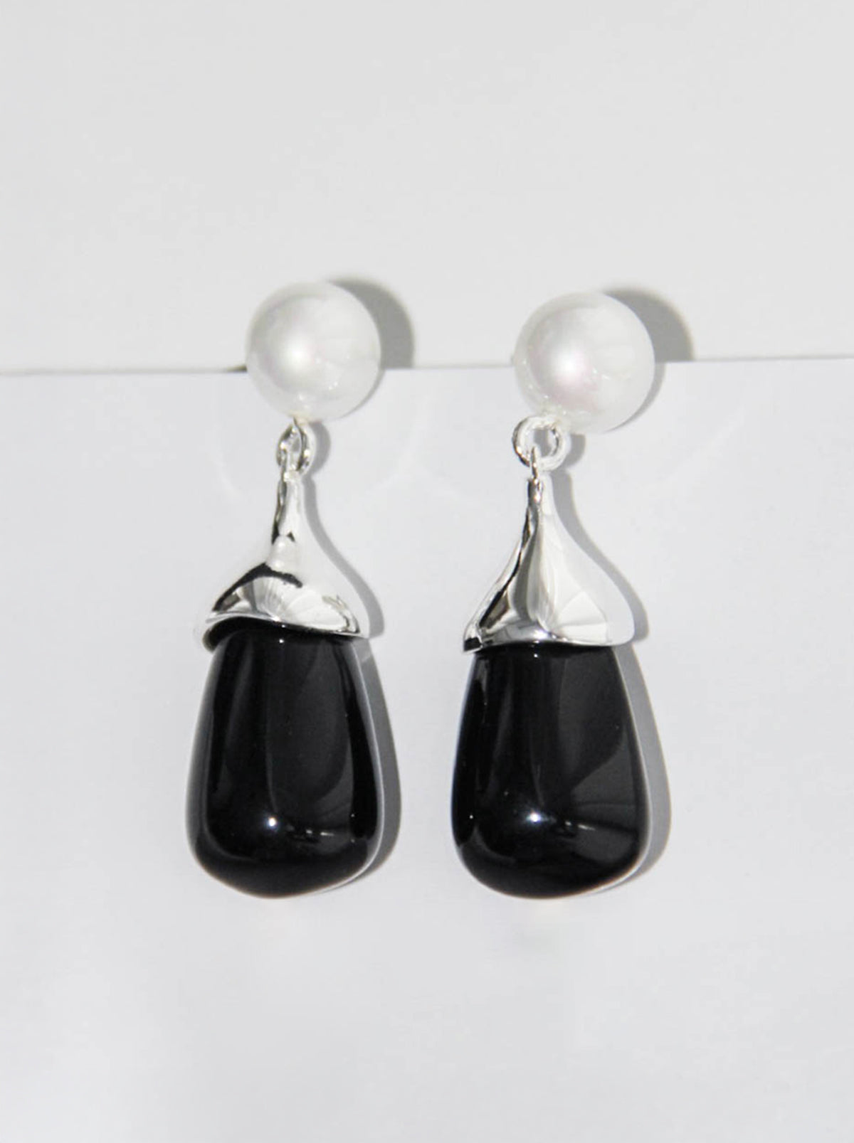 Silver Teardrop Faux Pearl Drop Earrings with Artificial Black Agate Stones