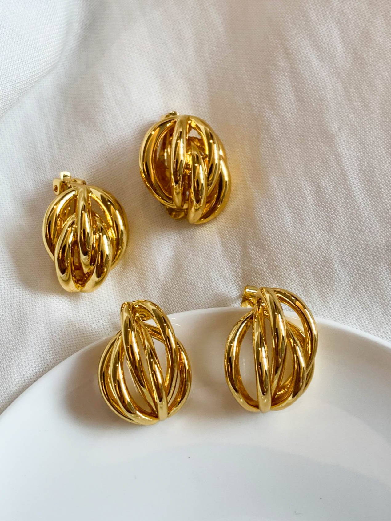 Gold Geometric Twisted Link Drop Earrings