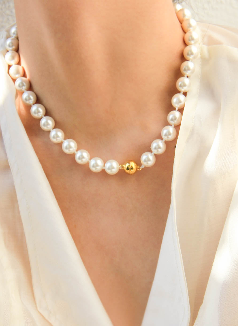 White Shell Pearls Choker Necklace