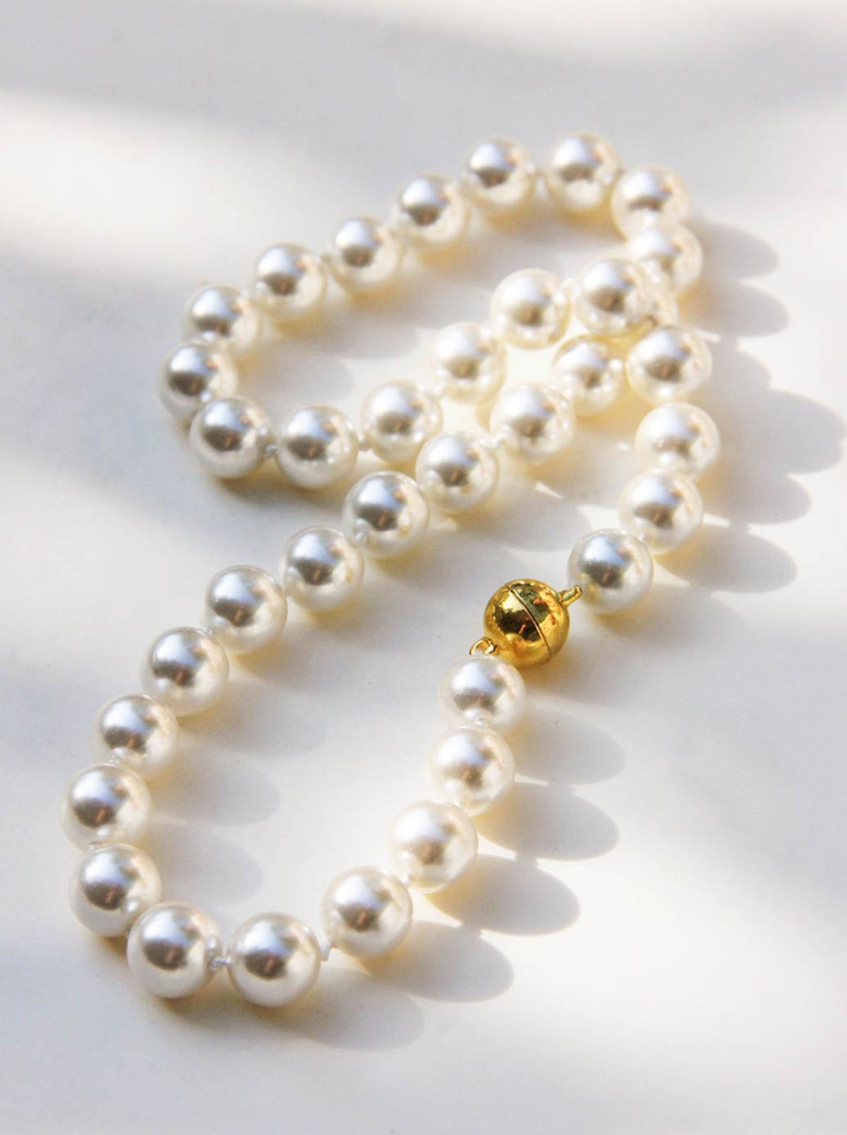 White Shell Pearls Choker Necklace