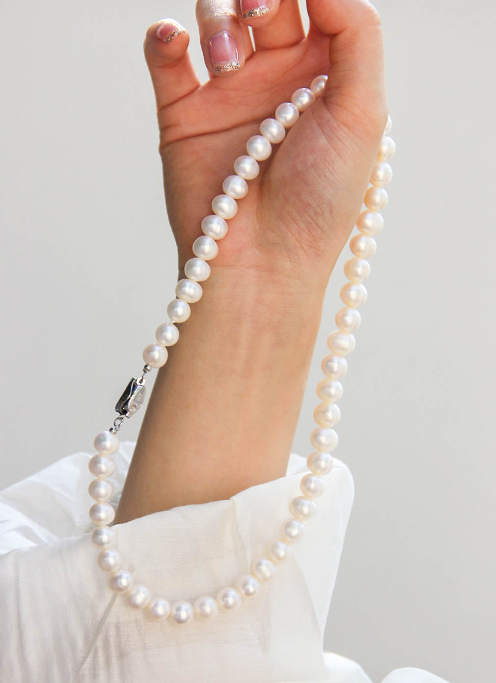 White Natural Fresh Water Pearls Necklace