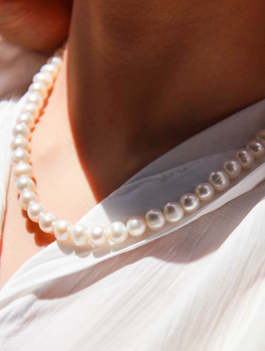 White Natural Fresh Water Pearls Necklace