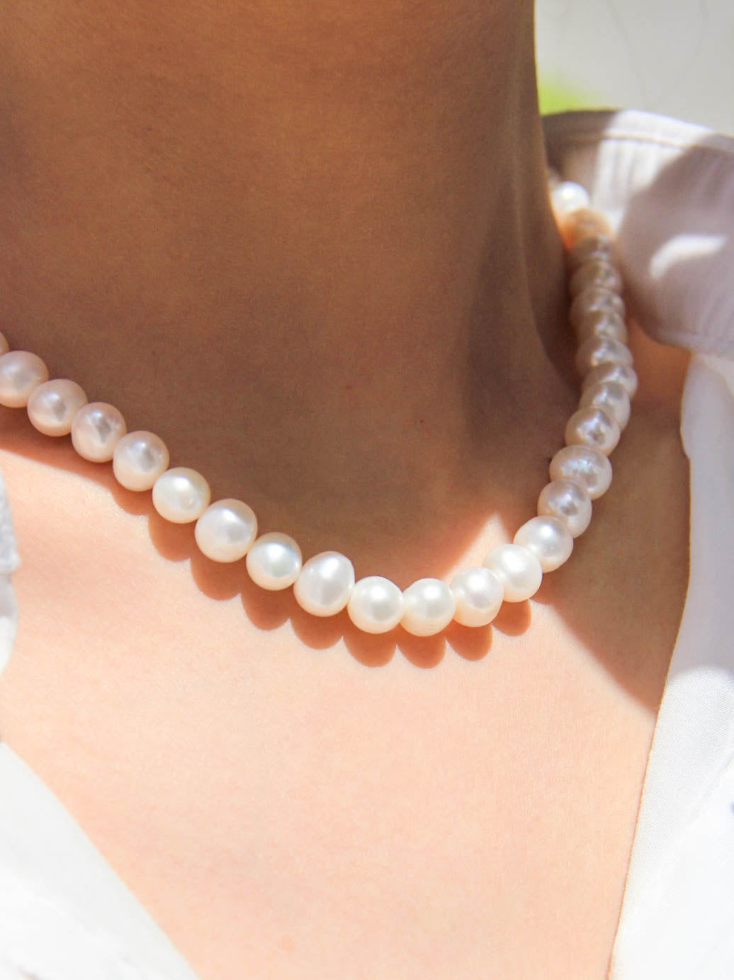 White Natural Fresh Water Pearls Necklace