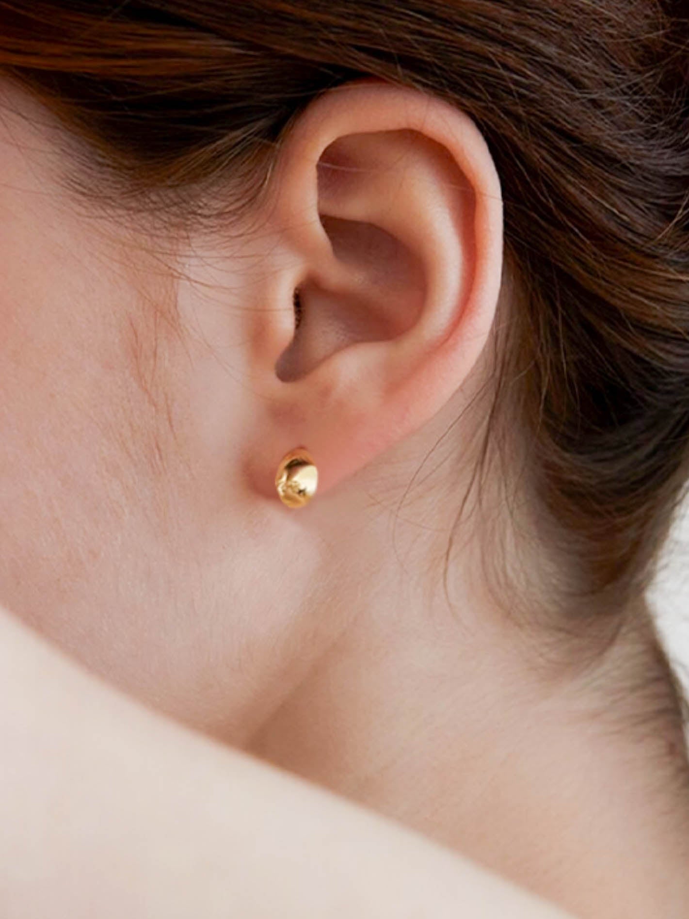 Gold/ Silver Oval-Shaped Beans Stud Earrings