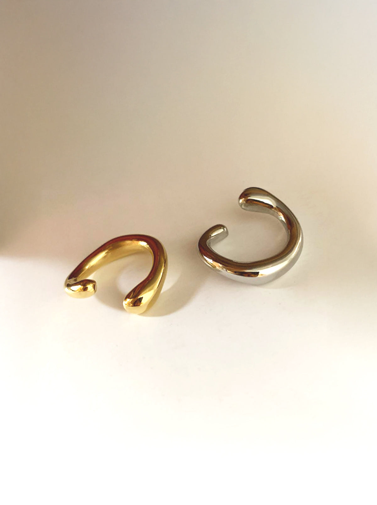 Minimalistic Gold Ear Cuff