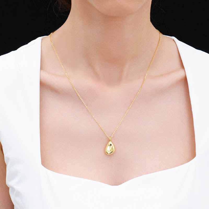 Gold Teardrop Pendant Necklace